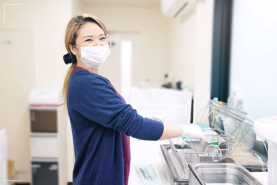 歯科助手さんの仕事風景